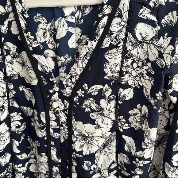 ASTR Floral Long Sleeve Top Size XS - Picture 8 of 8